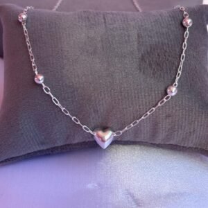 Colar Bolinhas e Coração Central